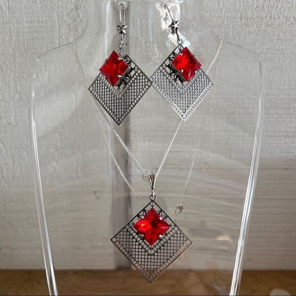 Necklace and earring set with red Swarovski crystals with silver design - Picture 1 of 7